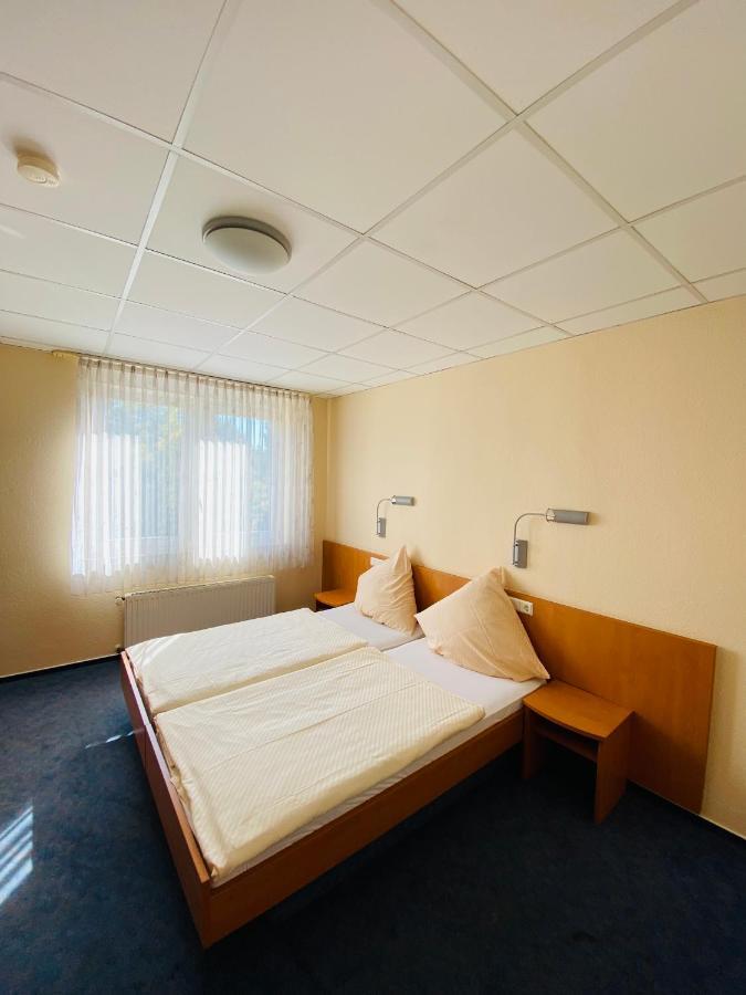 Hotel Montan Duisburg Bagian luar foto