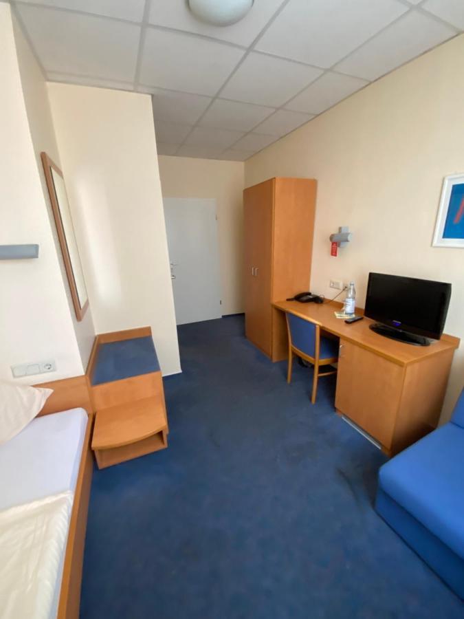 Hotel Montan Duisburg Bagian luar foto