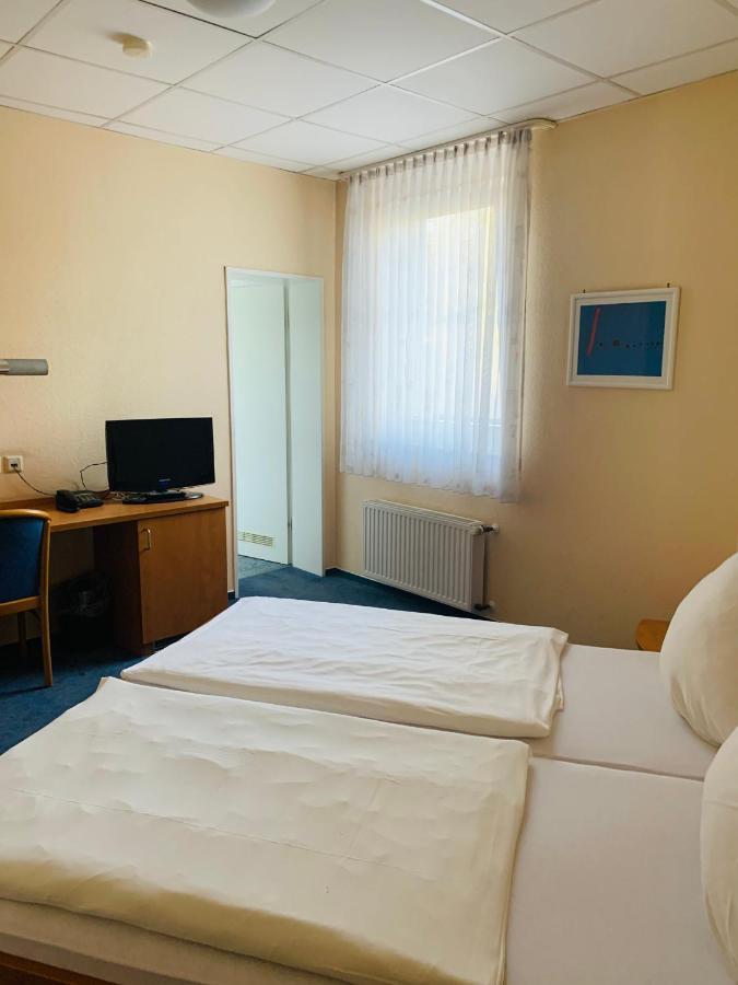 Hotel Montan Duisburg Bagian luar foto